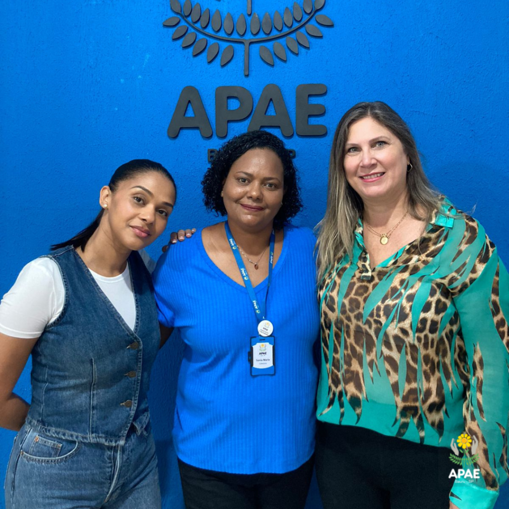visita internacional na Escola de Educação Especial da APAE Bauru